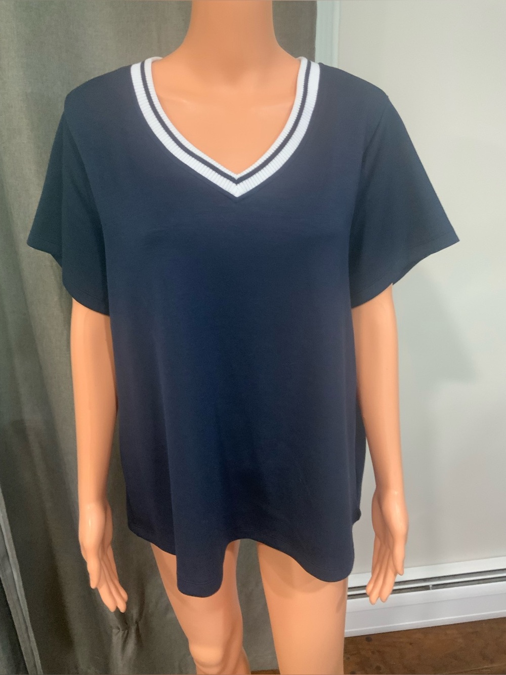 Cable & Gauge Navy Short Sleeve V-Neck Tee with White Striped Trim